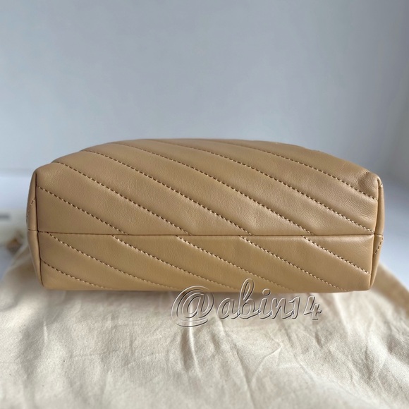 Tory Burch Kira Chevron Small Convertible Leather Shoulder Bag - Picture 2 of 16